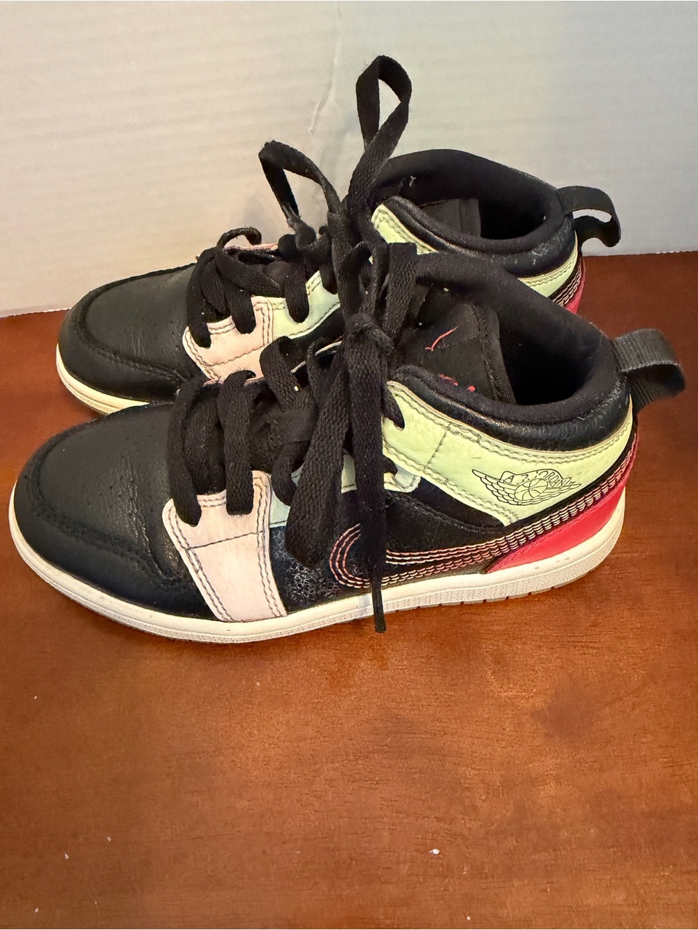 Basketball Playtime nike air jordan 1 Mid kids size 13c Black Red yellow pink - Picture 3 of 14